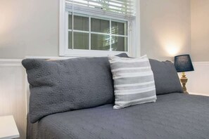 3 bedrooms, iron/ironing board - 1703 NW 38th · Modern Peaceful Home w/ Patio & Game Room (Gainesville)
