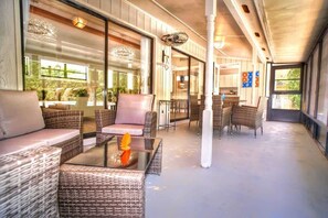 Interior - 4720 NW 16th Pl · Rare & Spacious Family Oasis • Private Pool &Games (Gainesville)