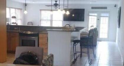 Best Value! & Waterfront house