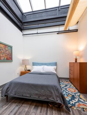 1 bedroom, iron/ironing board, free WiFi, bed sheets - Designed Living in Rochester's Only ApartHotel (Rochester)