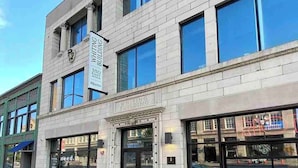 Exterior - Designed Living in Rochester's Only ApartHotel (Rochester)