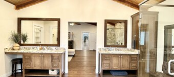 Luxury by Crater Of Diamonds 