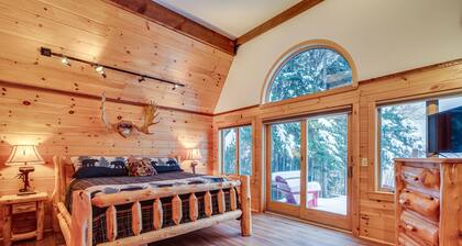 Pittsburg Lake House w/ Magalloway Mountain Views!