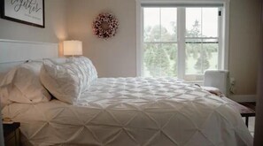 3 bedrooms, desk, free WiFi, bed sheets