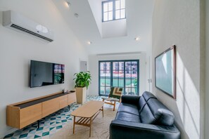 Apartment | Private kitchen | Fridge, microwave, oven, dishwasher - Casa Quijano 06 By Wynwood House (Panama City)