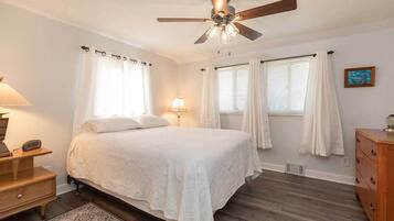 4 bedrooms, iron/ironing board, WiFi, bed sheets