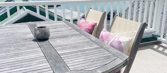 Newly renovated waterfront apartment with stunning views of Nelson Harbour