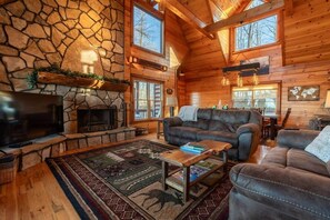 Smart TV, fireplace, DVD player, stereo