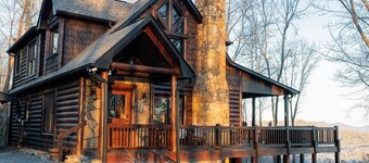 Blue View Lodge | Mountain Views & Movie Theater