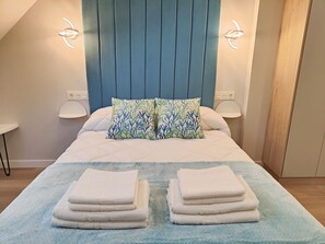 2 chambres, fer et planche à repasser, Wi-Fi, draps fournis