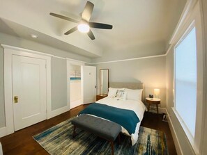 Signature Room | Premium bedding, memory foam beds, in-room safe, individually decorated - Family Laundry & Spa (Sacramento)