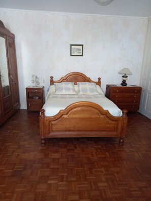 2 bedrooms, desk, iron/ironing board, travel crib - Maison T 3 à la Campagne (Chepy)