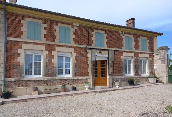 Exterior detail - Maison T 3 à la Campagne (Chepy)