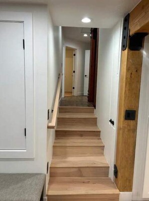 Interior - 5 Bd House-close to ski areas (Sandy)