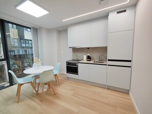 Fridge, microwave, oven, stovetop - Loft Moderno en el Corazón de Oviedo (Oviedo)