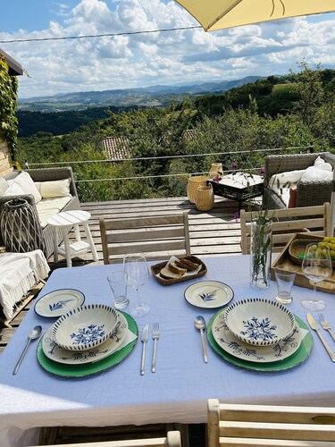 nature, art and gastronomy. Italian countryside hills