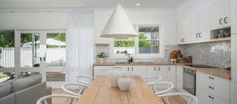 The Tradesmans Cottage: One - This truly is the perfect space to get away from the city crowds and enjoy the fresh country air.