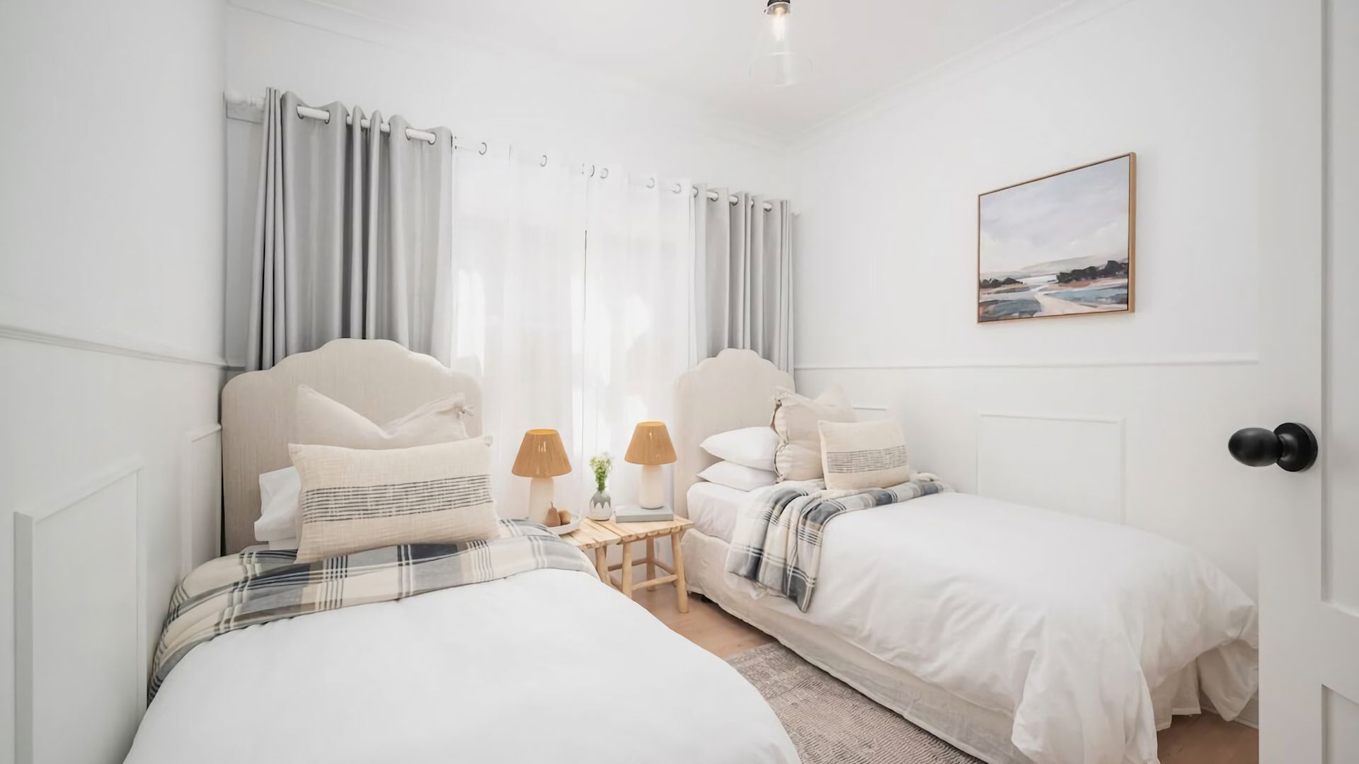 3 chambres, fer et planche à repasser, Wi-Fi, draps fournis