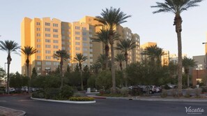 Exterior - Grandview at Las Vegas Two-Bedroom, Two-Bath Condo (Las Vegas)