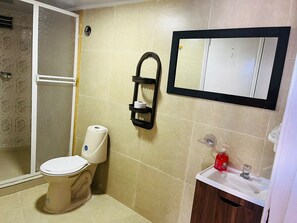 Handtücher, Seife, Toilettenpapier