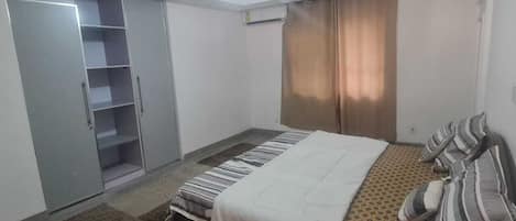 2 bedrooms, free WiFi