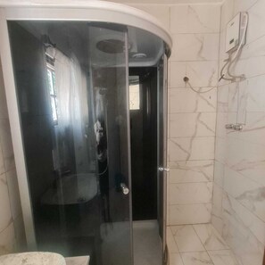 Toilet paper - The East Legon apartment (Accra)