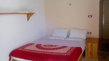 1 bedroom, bed sheets