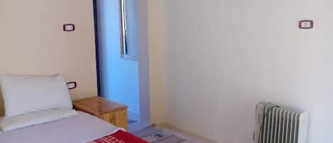 1 bedroom, bed sheets