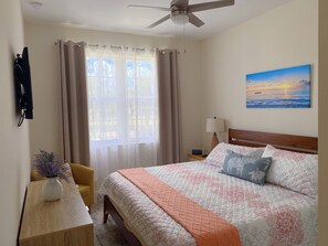 2 bedrooms, iron/ironing board, free WiFi, bed sheets - Sunny and Serene 2 Bed 2 Bath Furnished Beach Condo (Fort Myers)