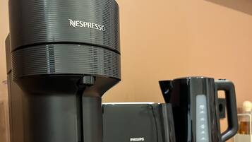 Kaffee und/oder Kaffeemaschine