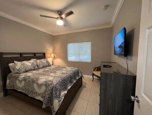 3 bedrooms, iron/ironing board, travel crib, free WiFi - Homestead Green retreat (Homestead)