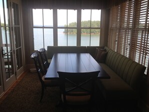 Dining - Amazing lake view and sunsets! Perfect for Masters hosting 2024!

 (Modoc)