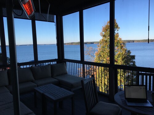 Amazing lake view and sunsets! Perfect for Masters hosting 2024!

