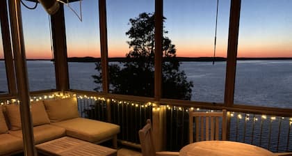 Amazing lake view and sunsets! Perfect for Masters hosting 2024!