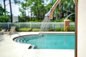 Een verwarmd zwembad