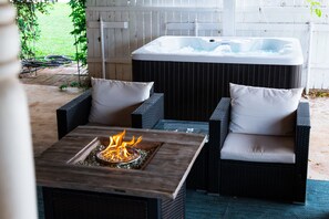 Terrace/patio - Walk to JC Lights, Hot Tub, Fire Pit, Game Room, Block to Main St! (Johnson City)