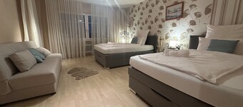 Oase mit Parkplatz, Kaffeeautomat, Balkon und Küche