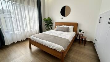 WiFi, bed sheets