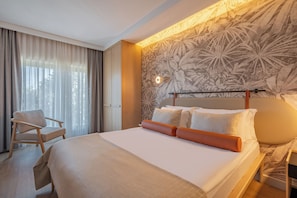 Premium bedding, minibar, in-room safe, desk