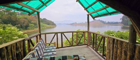 Romantic Tree House | Terrace/patio