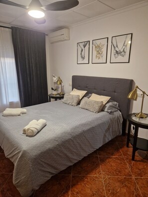 4 bedrooms, iron/ironing board, free WiFi, bed sheets