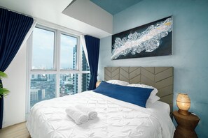 2 bedrooms, in-room safe, iron/ironing board, free WiFi