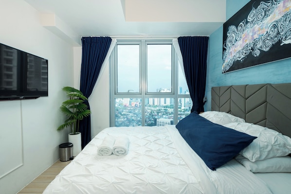 2 bedrooms, in-room safe, iron/ironing board, free WiFi