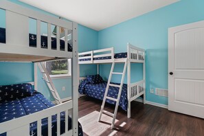 4 Schlafzimmer, Bügeleisen/Bügelbrett, Reisekinderbett, WLAN