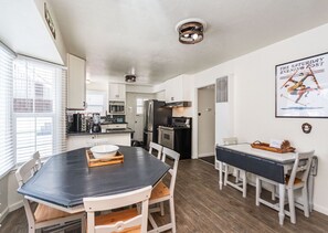 Dining - Cozy Central 4 BR Cabin, with Game Loft, Spa, Walk to the Lake, Eateries, Ski! (South Lake Tahoe)