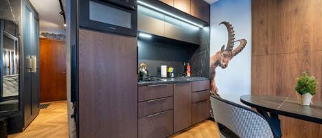 Micro-ondas, fogão, cooktop, lava-louças