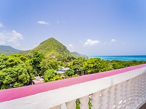 Terrace/patio - Scarlett Guesthouse By The Sea (Bull Bay)