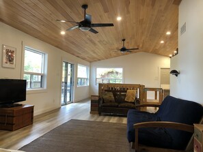 Living area - Island Retreat on Lower Buckhorn (lakefield)