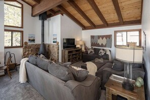 TV - Tahoe City Townhouse-Lakefront Complex (Tahoe City)