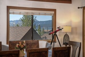 Dining - Tahoe City Townhouse-Lakefront Complex (Tahoe City)